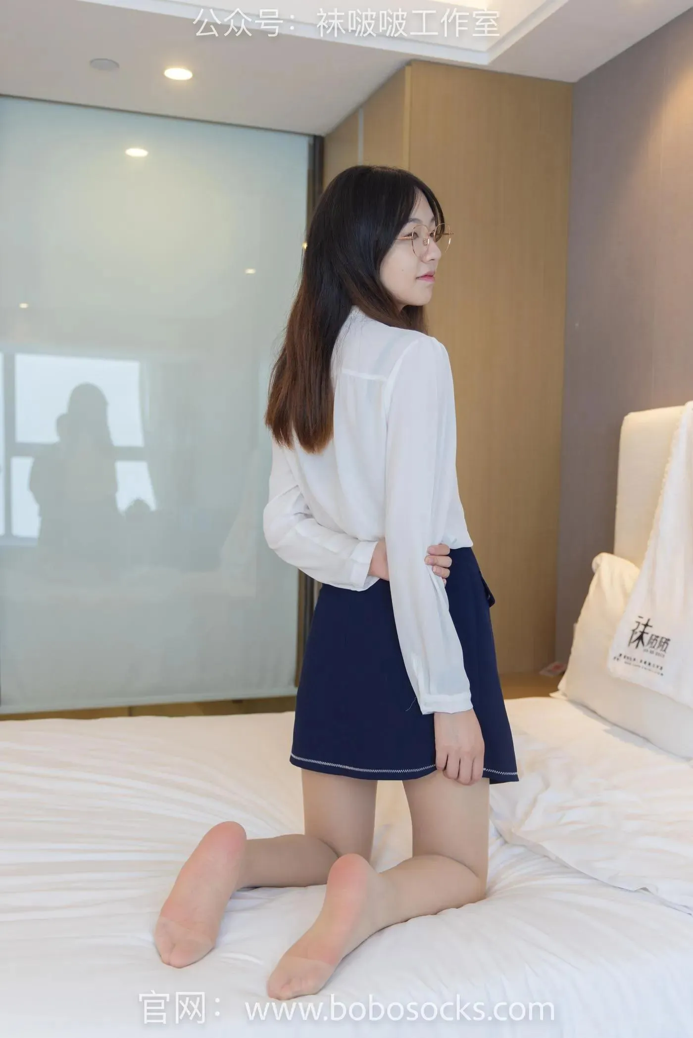 [BoBoSocks袜啵啵]NO.114 小甜豆-高跟鞋、帆布鞋、肉丝、厚黑丝 [175P]插图4